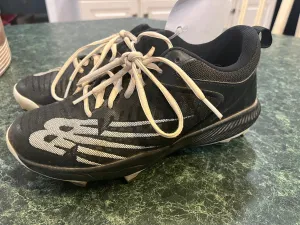 Black New Balance Cleat SIZE 5 - size Shoes:  5 & 5.5 (Big Kid)