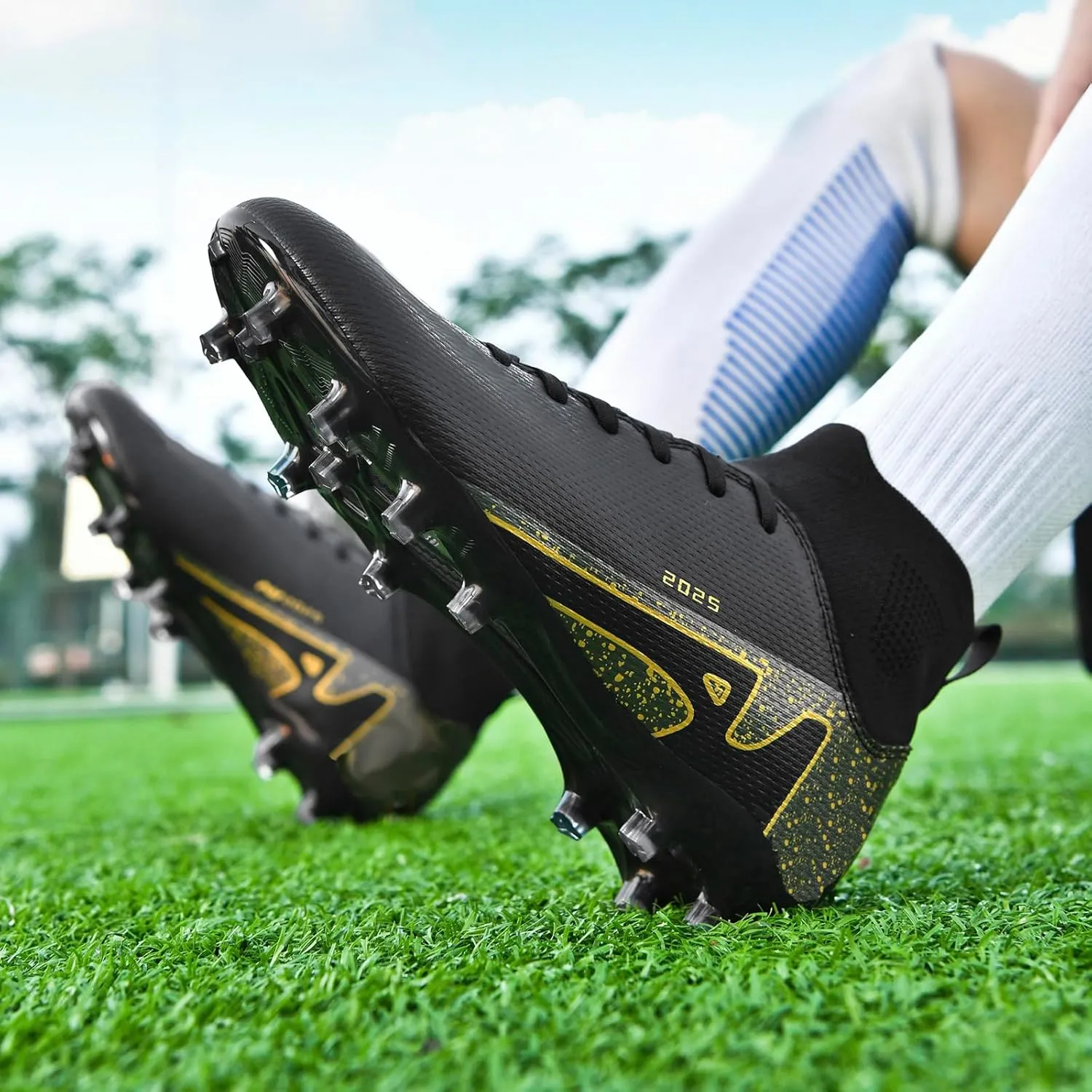 Boys' and Girls' Soccer Shoes TF Training Shoe Breathable, Anti Slip, Lightweight Sports Cleats for Boys and Girls' Football Suitable for Artificial Grass