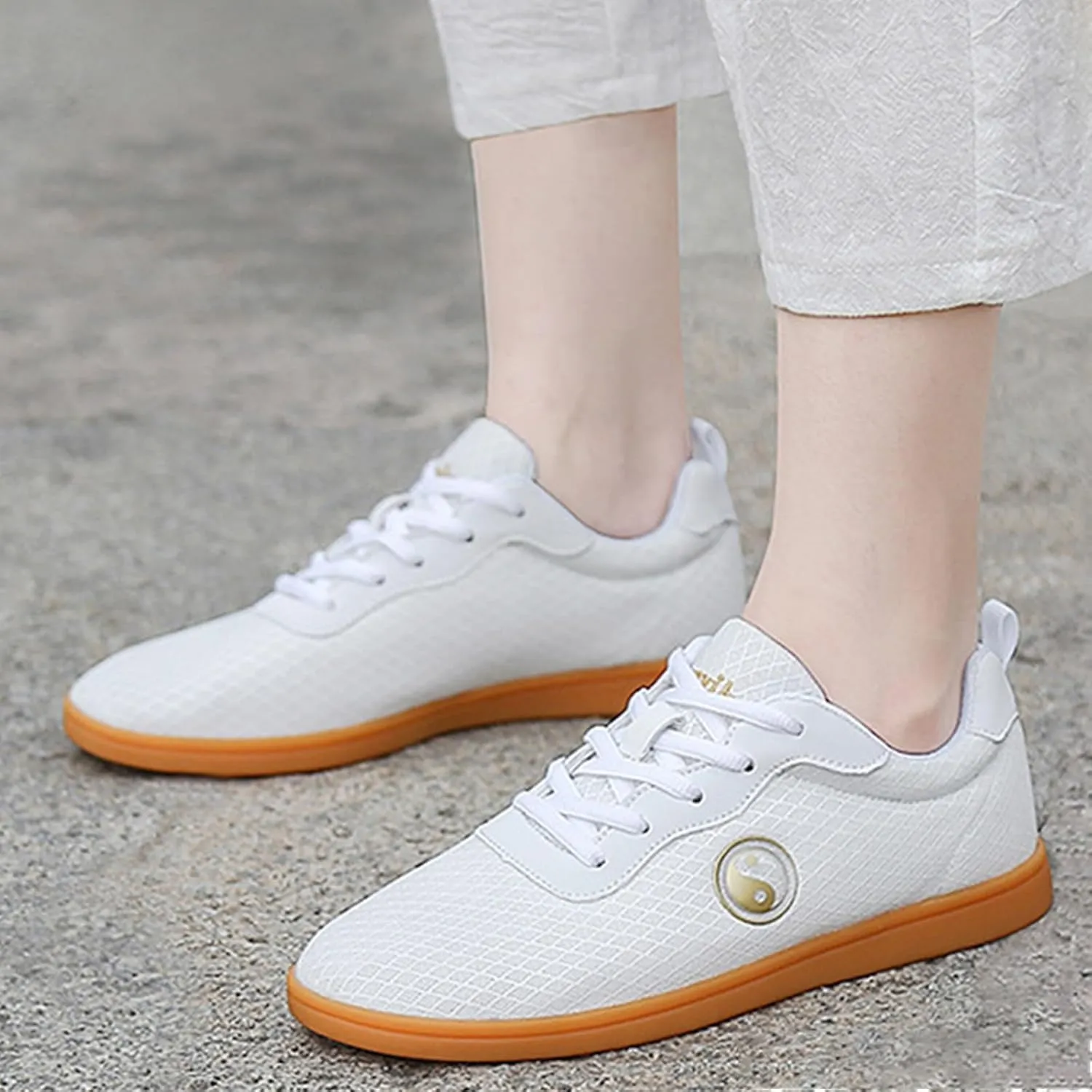 DHAEY Martial Art Kung Fu Tai Chi Training Shoes Mesh Cloth Breathable Oxford Sole Soft Bottom Non-Slip Martial Arts Boxing Shoes (Color : White, Size : 11 Women/9.5 Men)