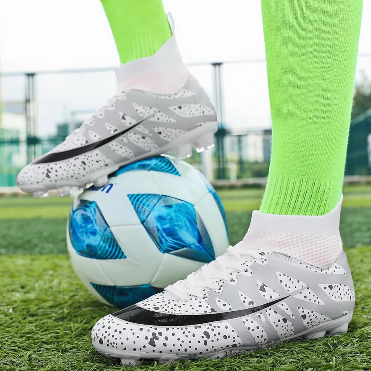 DHOVOR Womens Soccer Cleats Youth High-Top Football Cleats Anti-Slip Athletics Football Trainers Turf Indoor Soccer Shoes