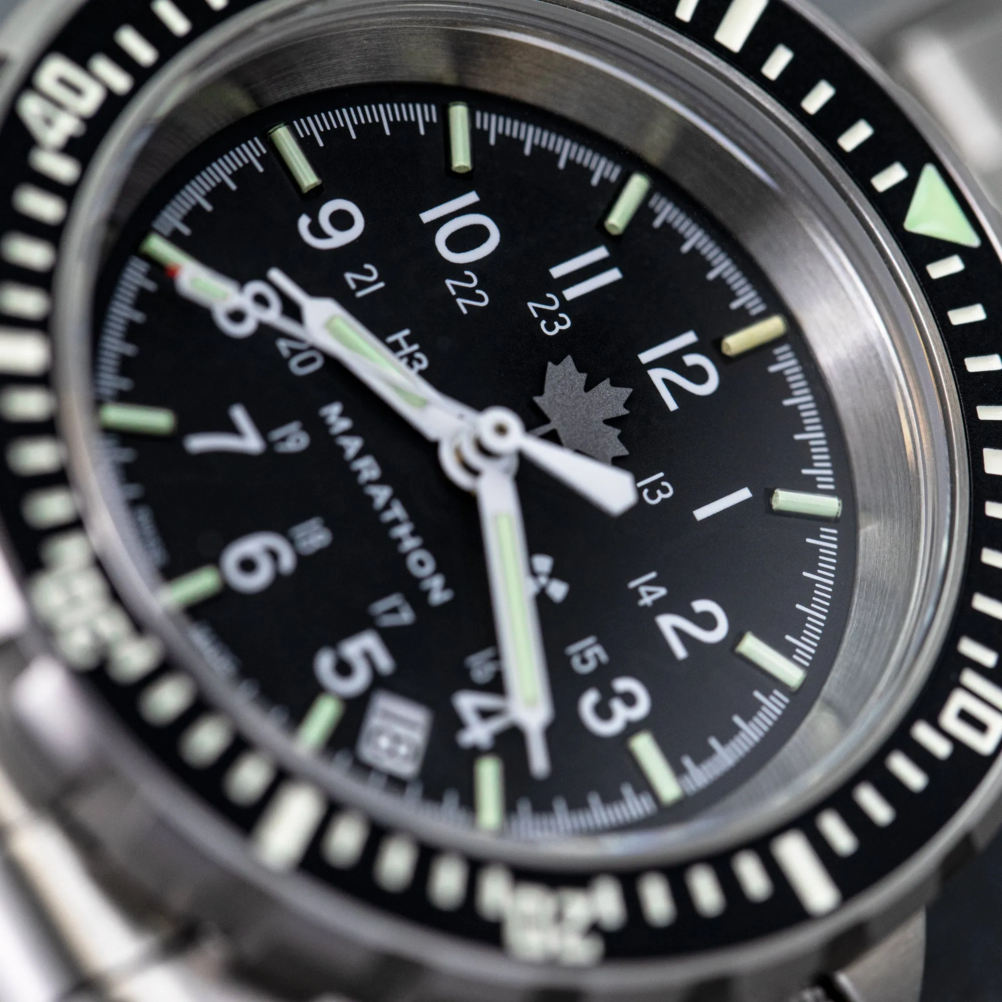 GREY MAPLE LARGE DIVER'S AUTOMATIC (GSAR) WITH STAINLESS STEEL BRACELET - 41MM