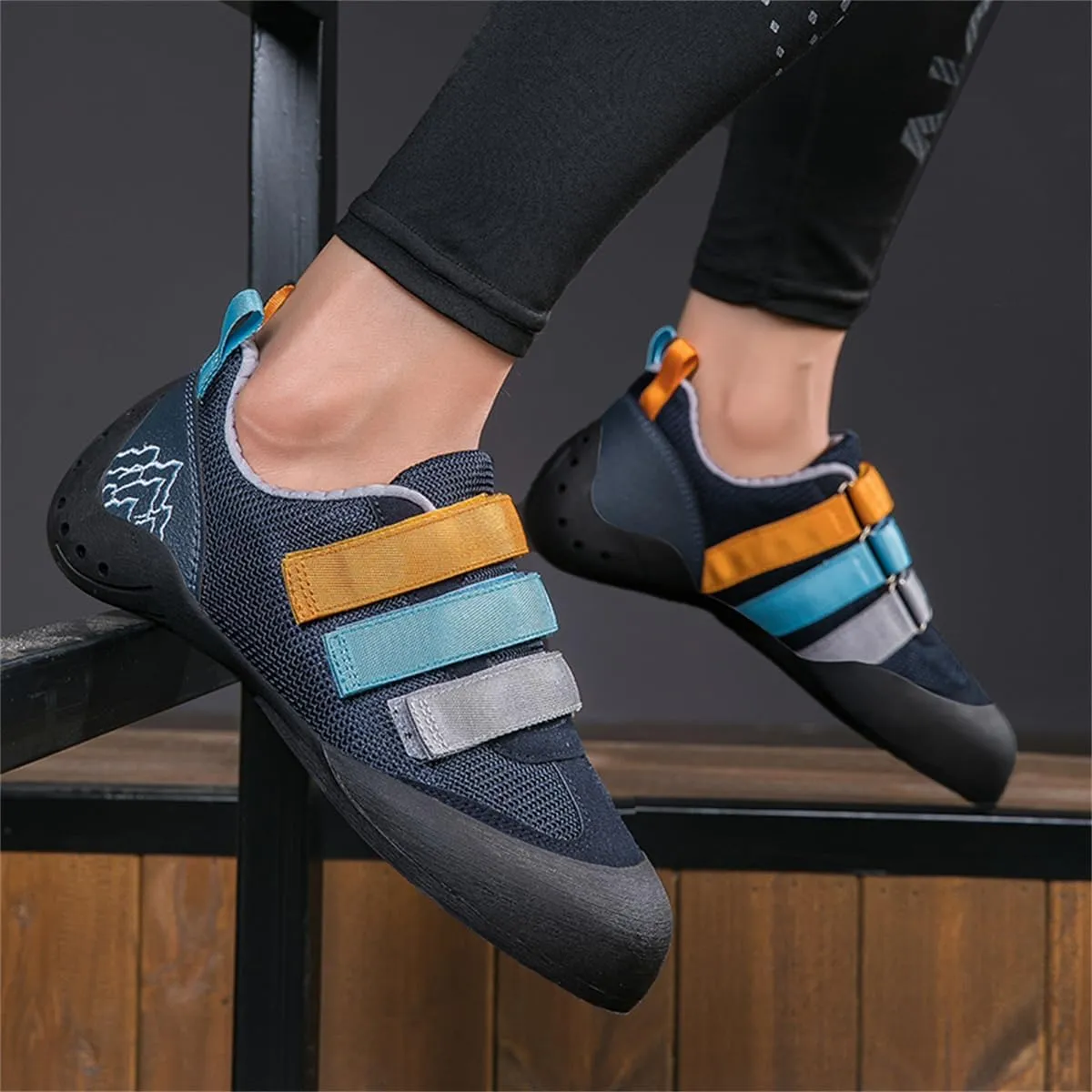 Ladies Rock Climbing Trainers Hook & Loop Non Slip Wall Climbing Training Shoes Casual Comfort Bouldering Sneakers