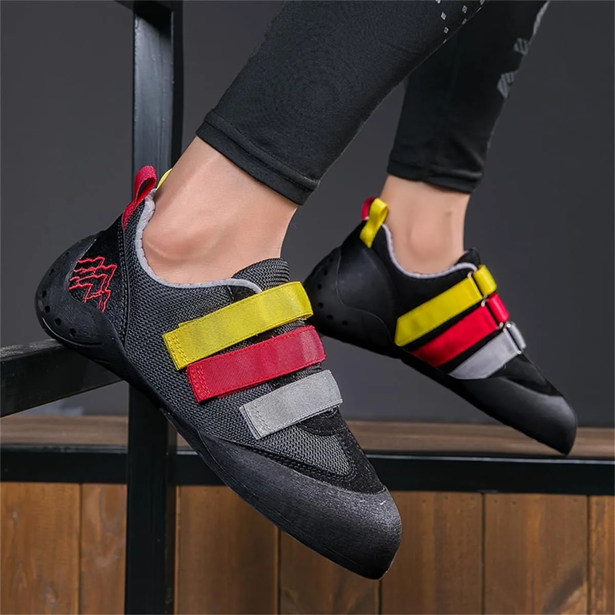 Ladies Rock Climbing Trainers Hook & Loop Non Slip Wall Climbing Training Shoes Casual Comfort Bouldering Sneakers