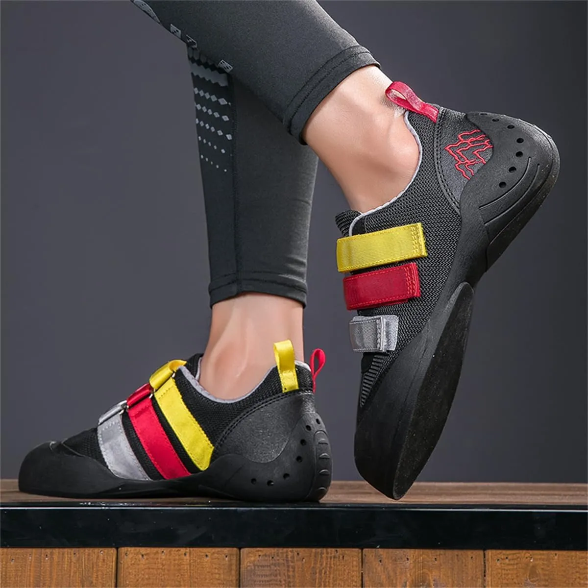 Ladies Rock Climbing Trainers Hook & Loop Non Slip Wall Climbing Training Shoes Casual Comfort Bouldering Sneakers