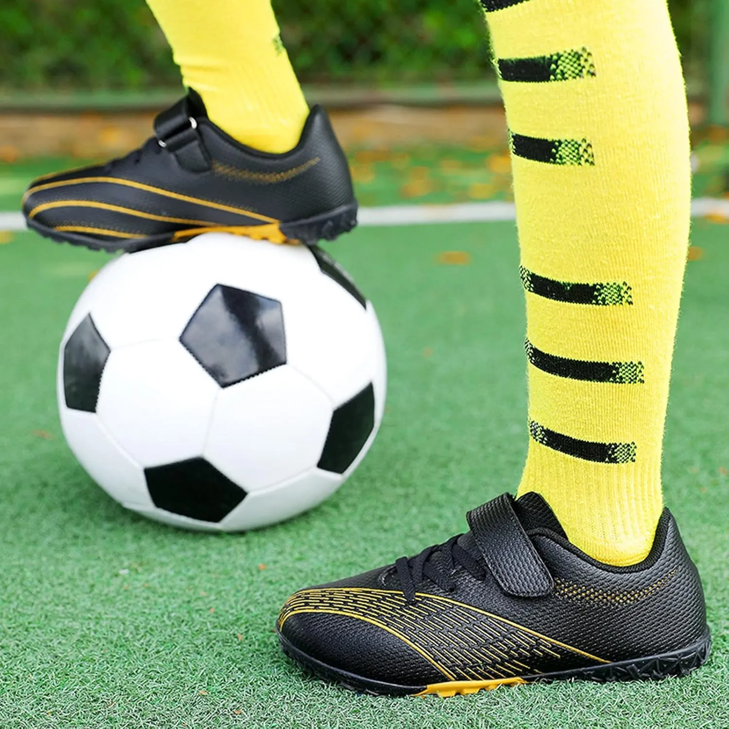 Meidiastra Boys Girls Soccer Shoes FG/TF Teenager Soccer Athletic Training Shoes Indoor Outdoor Cleats Spikes Soccer Football Shoes