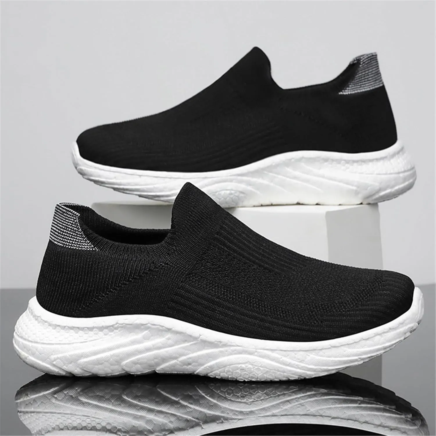 Men's Running Shoes Fashion Breathable Sneakers Mesh Soft Sole Casual Athletic Lightweight