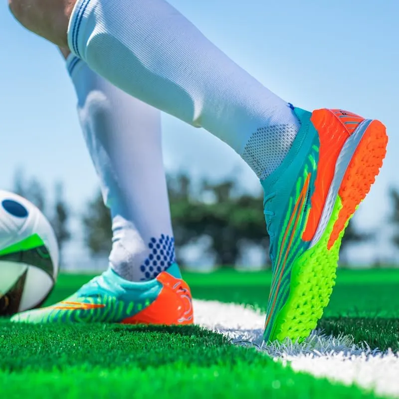 Mens Soccer Shoes Low-Tops Lace-Up Non-Slip Spikes Indoor Football Futsal Professional Training Turf Outdoor Indoor Football Boots