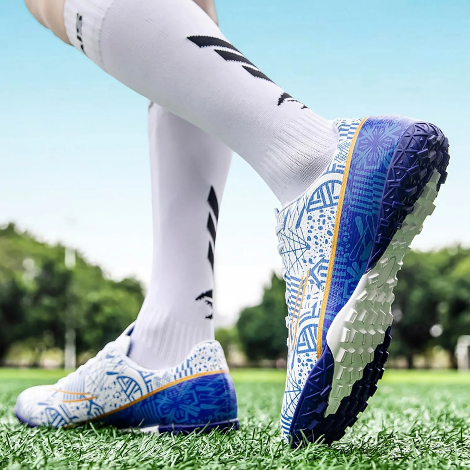 Mens Soccer Shoes Low-Tops Lace-Up Non-Slip Spikes Indoor Football Futsal TF Turf Cleats