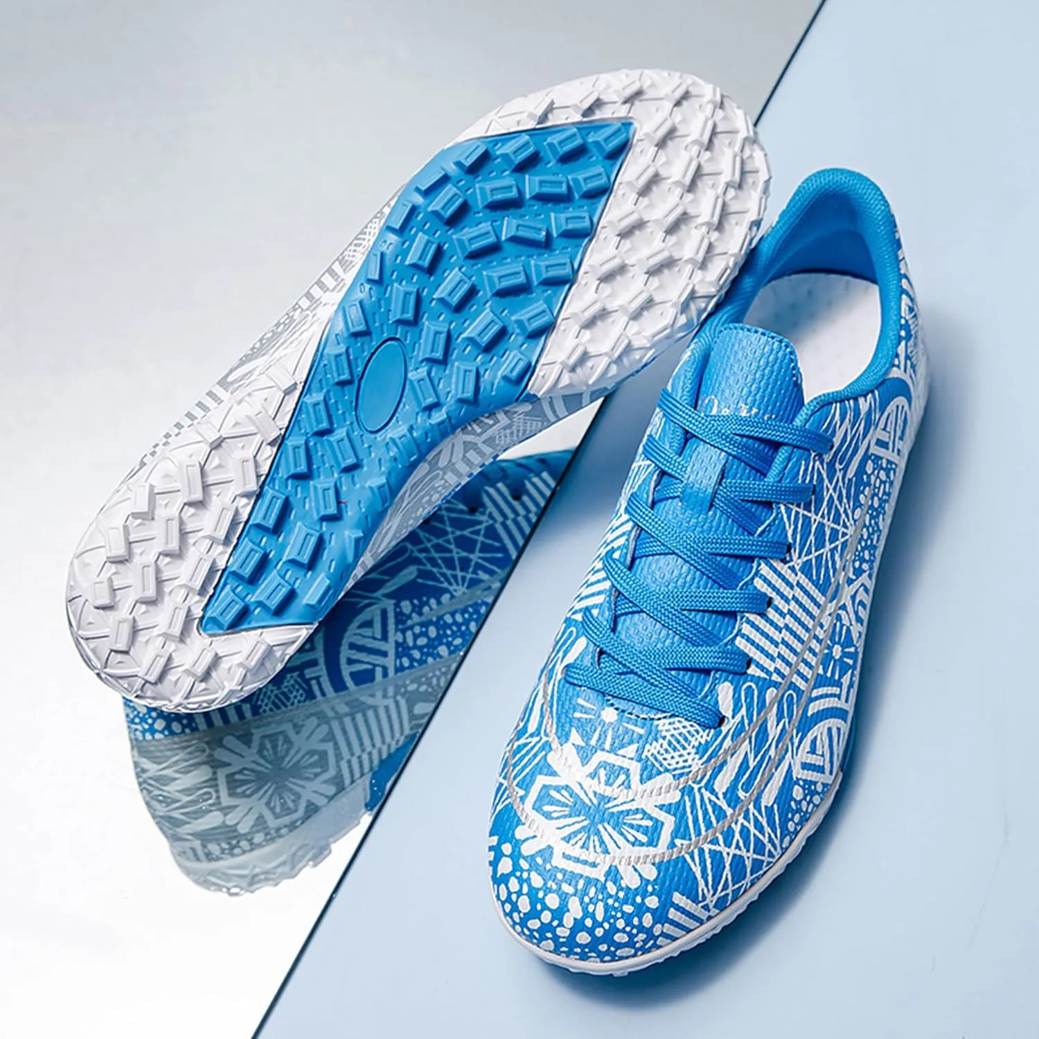 Mens Soccer Shoes Low-Tops Lace-Up Non-Slip Spikes Indoor Football Futsal TF Turf Cleats