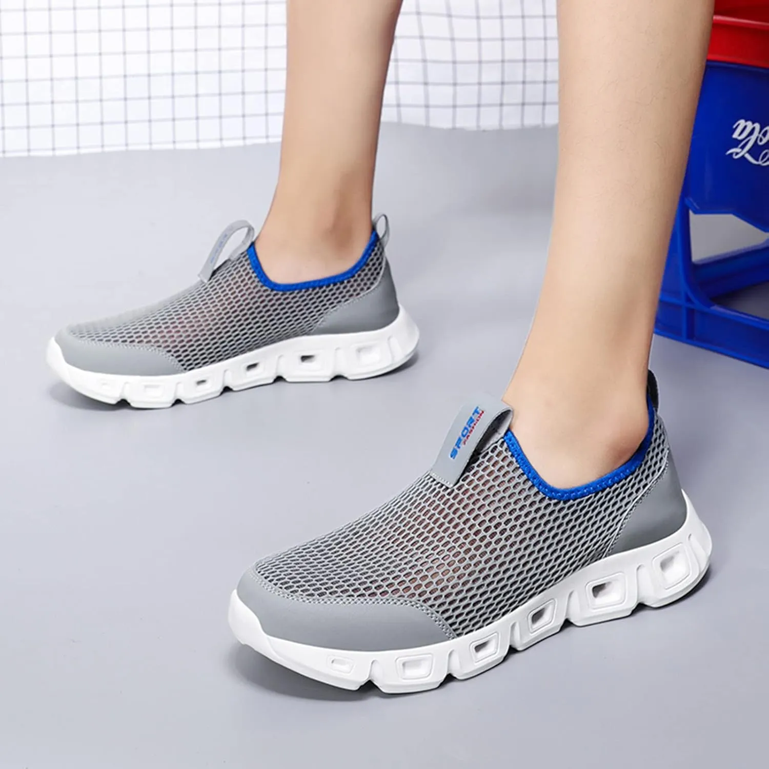 Men's Walking Running Tennis Cushioning Shoes Active Float Non Slip Athletic Gym Workout Jogging Comfortable Sneakers Urtra Lightweight Breathable Shoes for Men Summer Beach Walking
