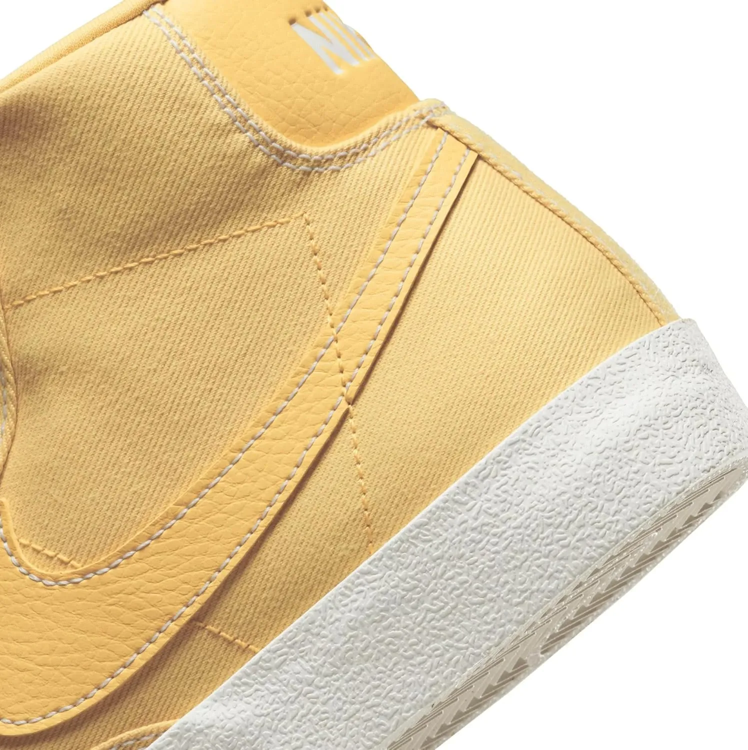 Nike mens Blazer Mid 77