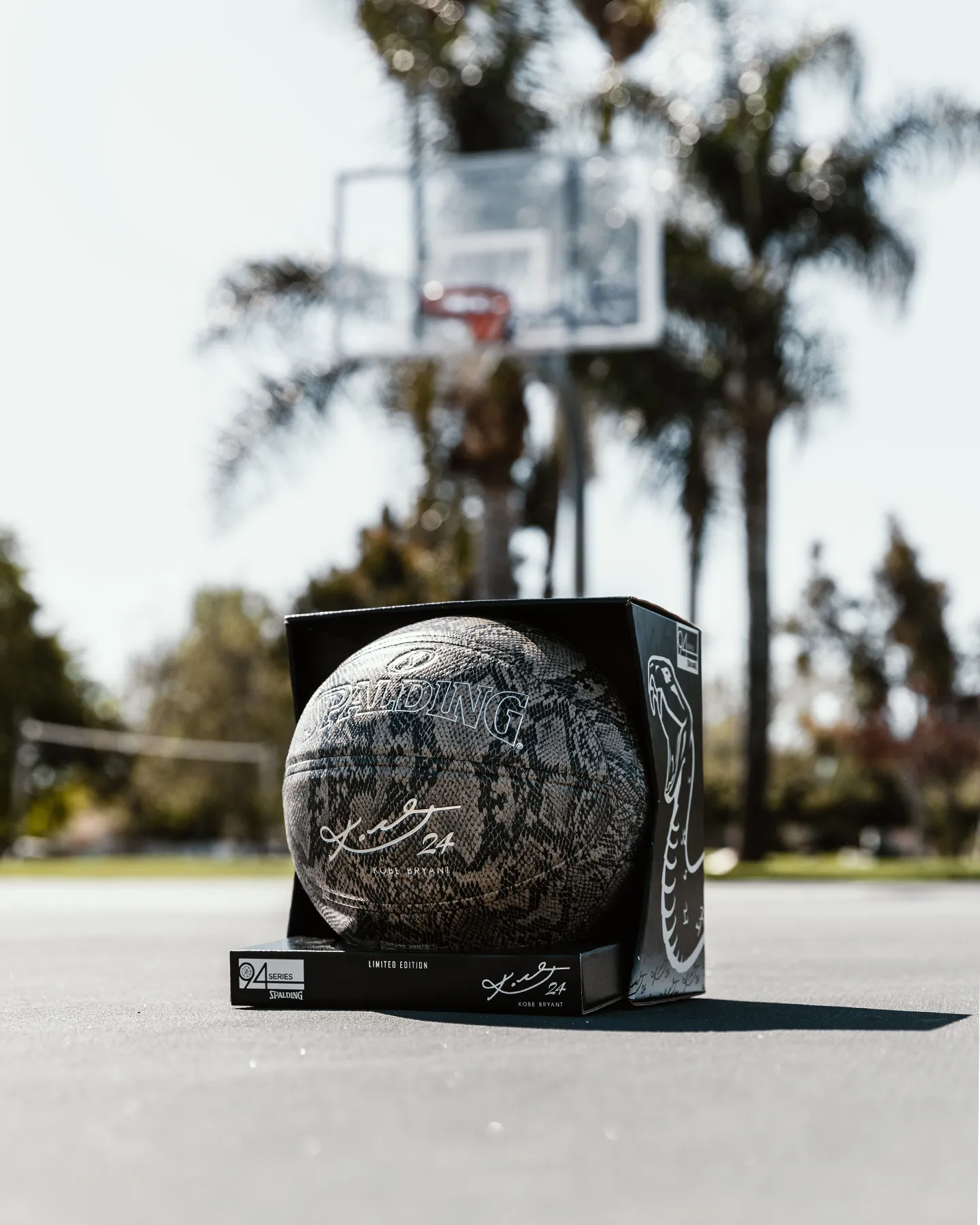 Spalding Kobe Bryant 94 Series 24K Silver Snake Basketball 24K Silver Snakeskin