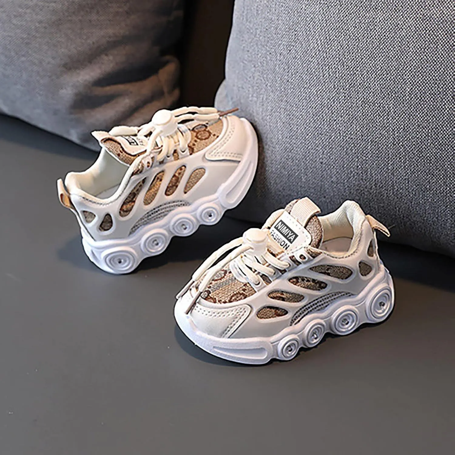 Toddler Girls Boys LED Flashing Sneakers Lightweight Mesh Breathable Soft Sole Anti Slip Comfort Athletic Shoes