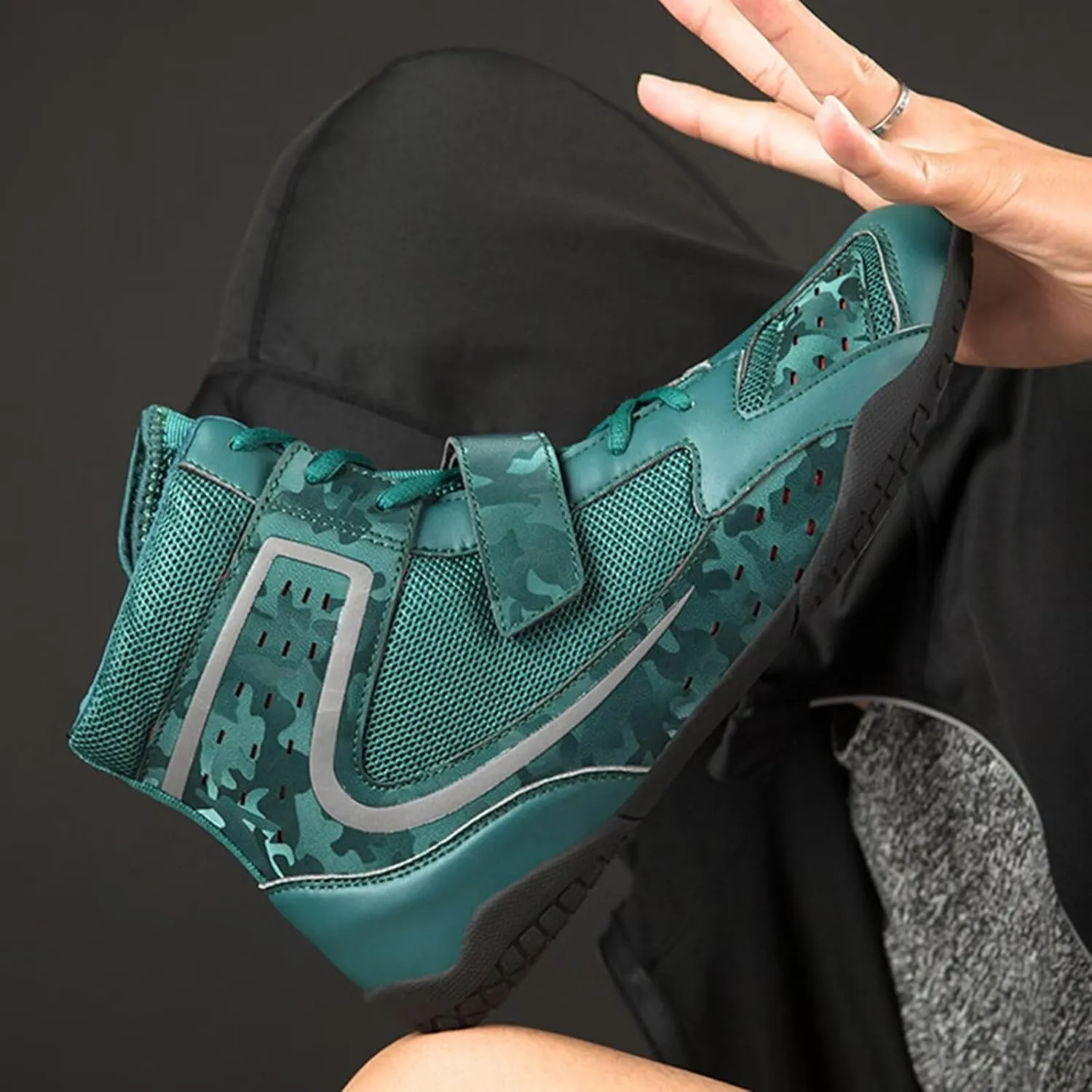 Wrestling Shoes Boxing Boots for Men and Women Anti-Slip Combat Training Shoes for Wrestling, Boxing, Weightlifting & Bodybuilding